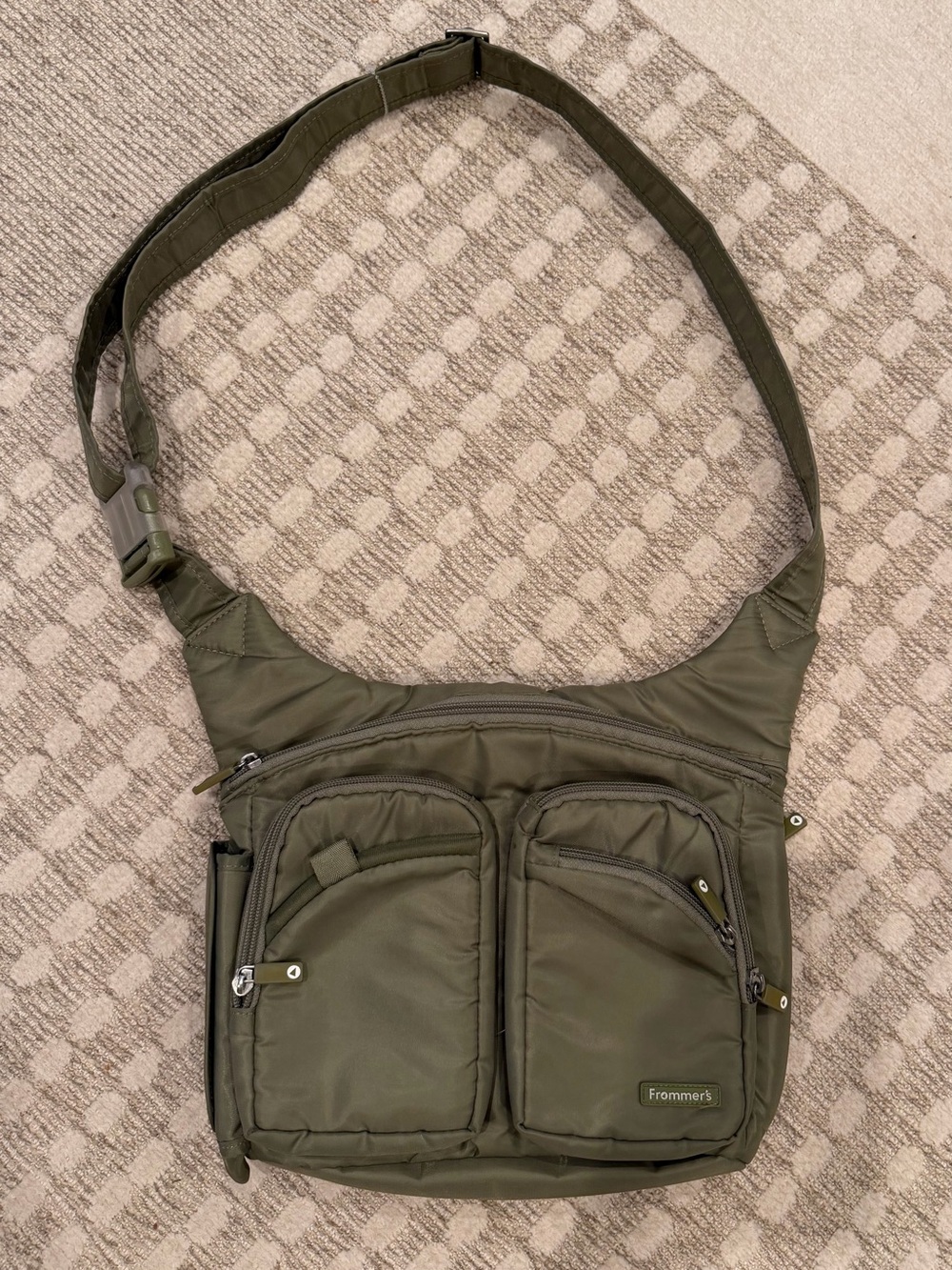 Fommers by Lug Side Kick bag, olive green, excellent condition